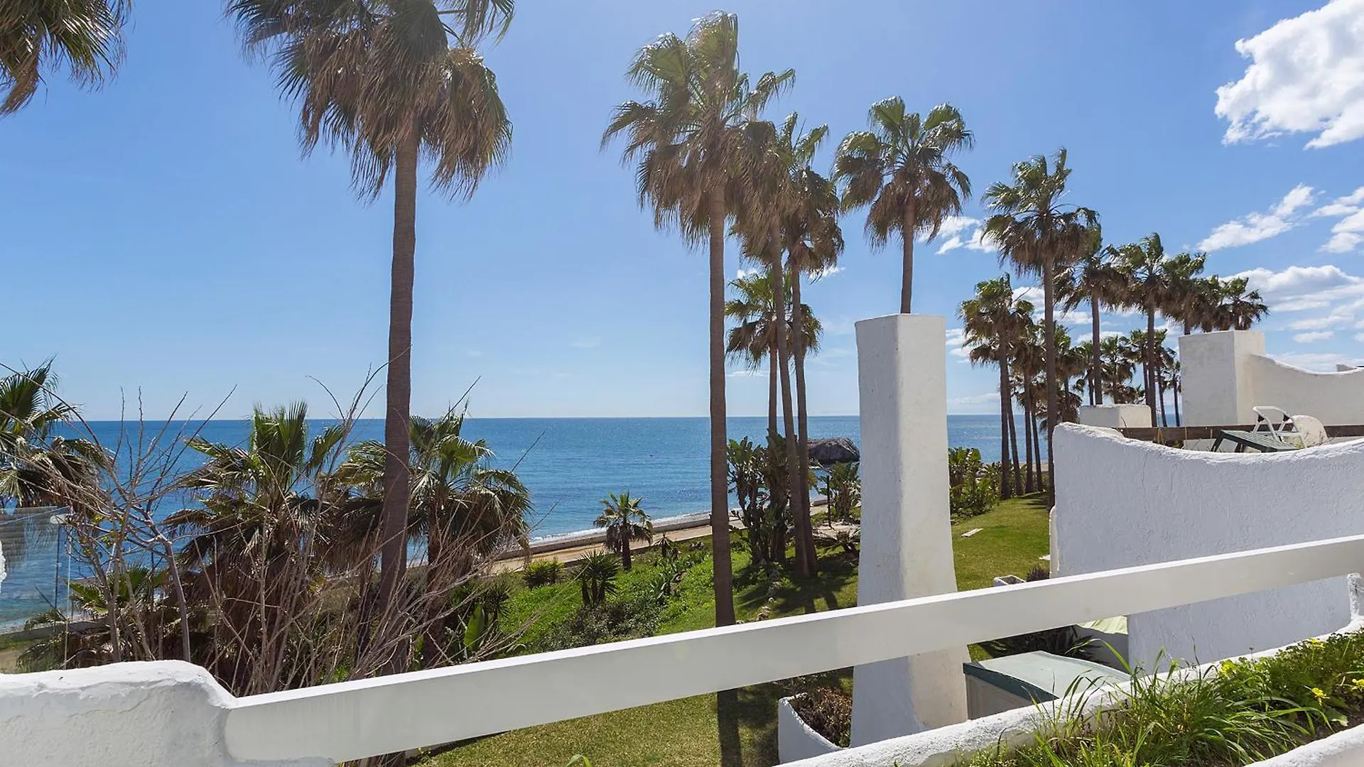 Casa Primera Linea 4 Dormitorios Estepona Casa vacanze