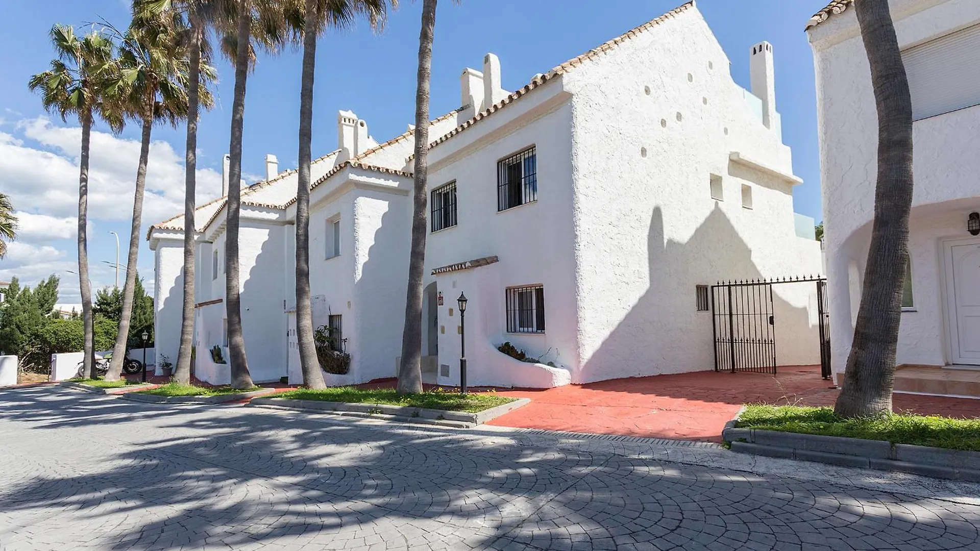 Casa Primera Linea 4 Dormitorios Estepona Casa vacanze