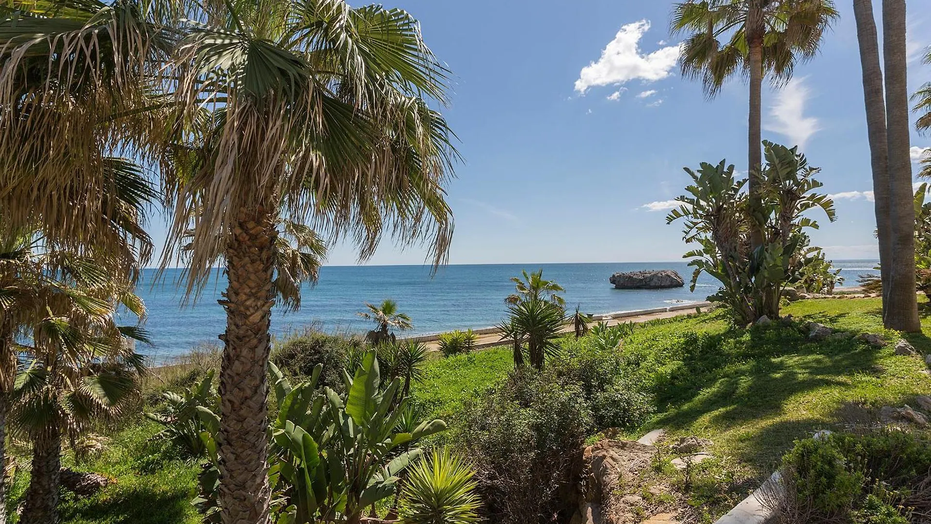 Casa Primera Linea 4 Dormitorios Estepona 0*,  Espagne