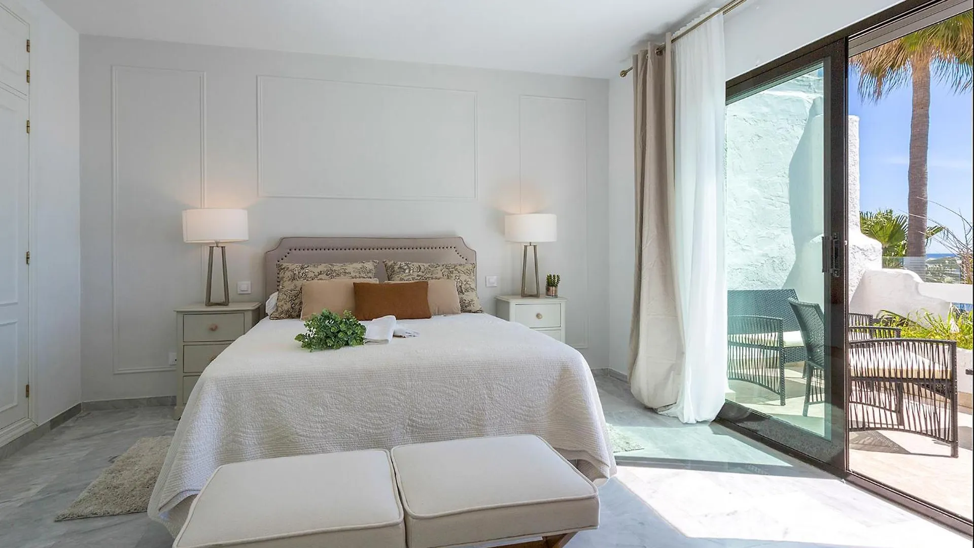 Hébergement de vacances Casa Primera Linea 4 Dormitorios Estepona