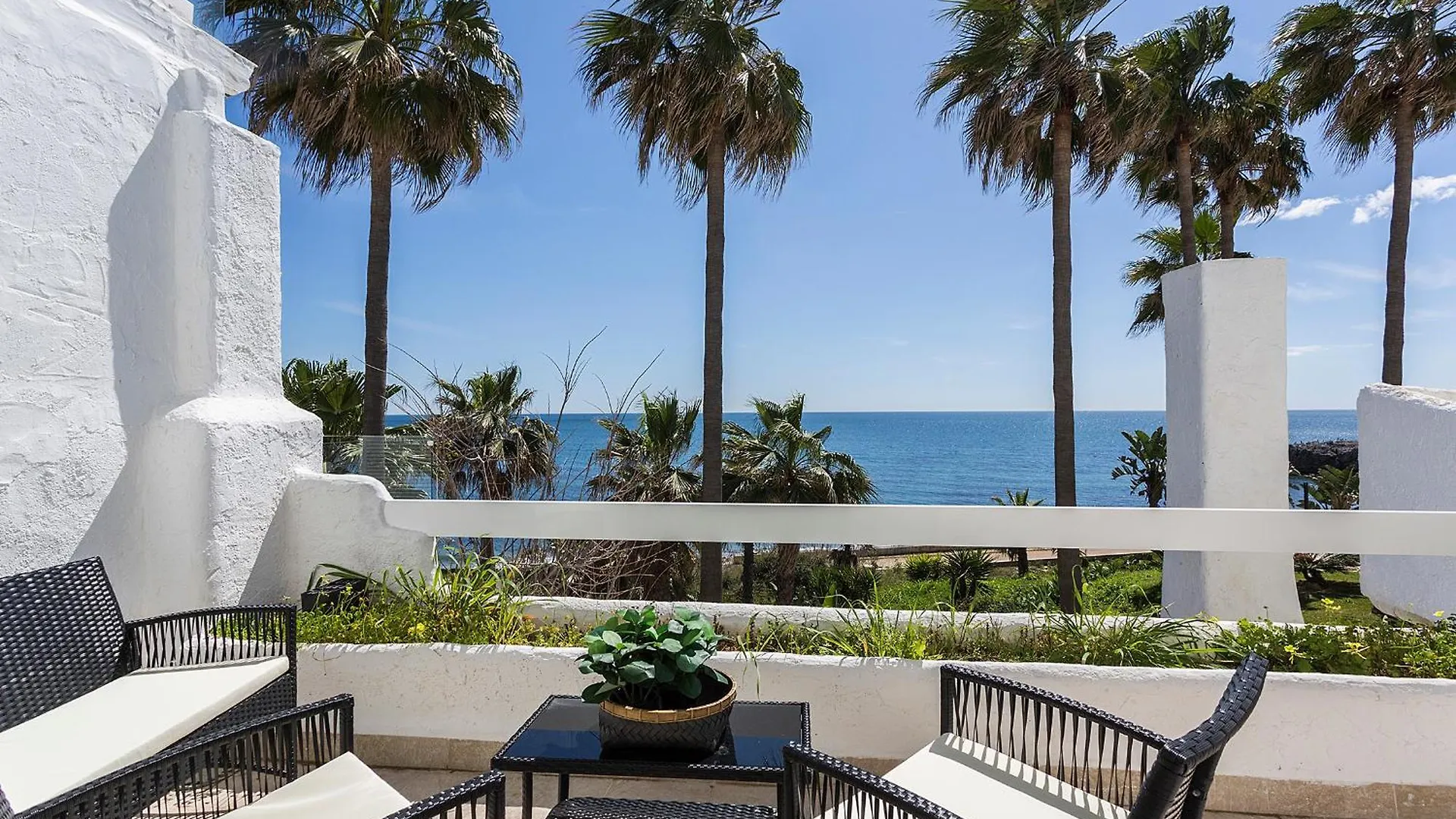 Hébergement de vacances Casa Primera Linea 4 Dormitorios Estepona
